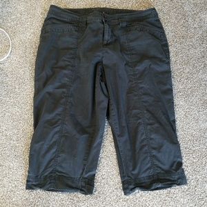 Black Capri pants